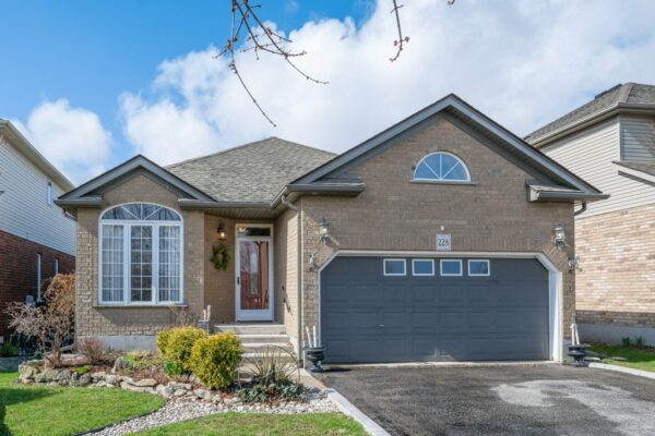 005-228 Dearborn Blvd Waterloo-15_m