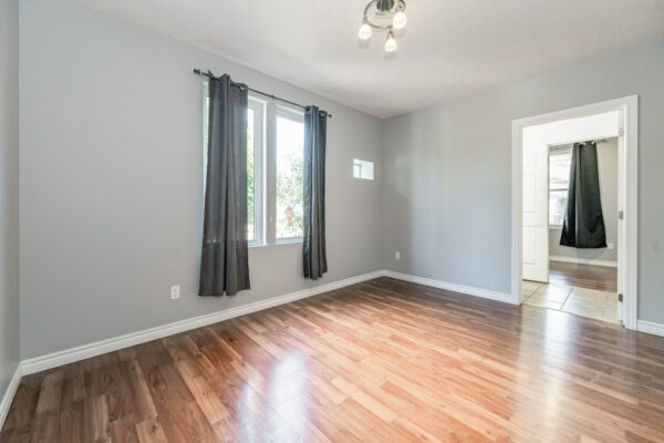 023-177 Weber Street East, Kitchener, ON-33_m