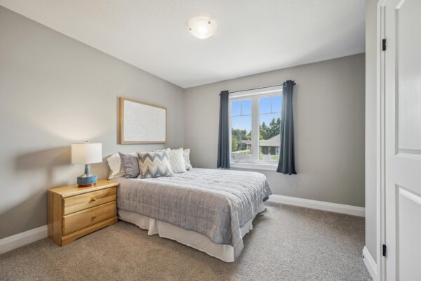 25-Snyder Ave N 025