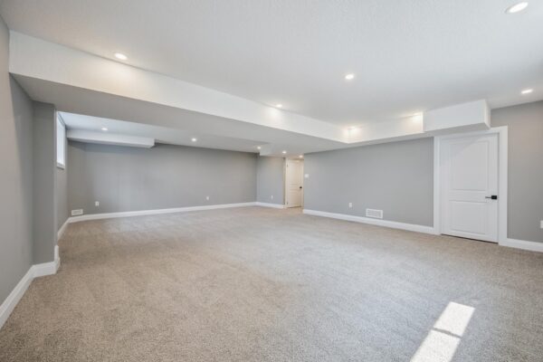 33-Snyder Ave N 033
