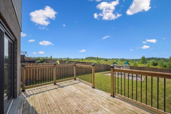 36-Snyder Ave N 036