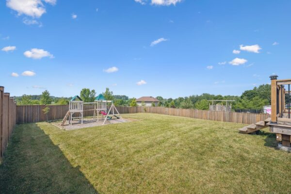 38-Snyder Ave N 038