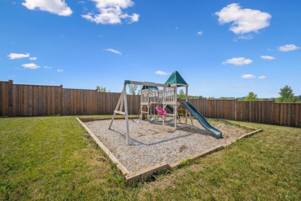 40-Snyder Ave N 040