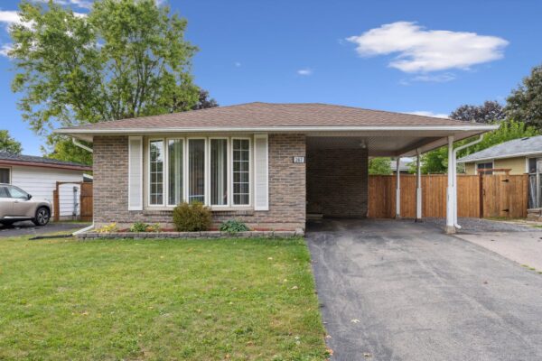01-Kingswood Dr 001