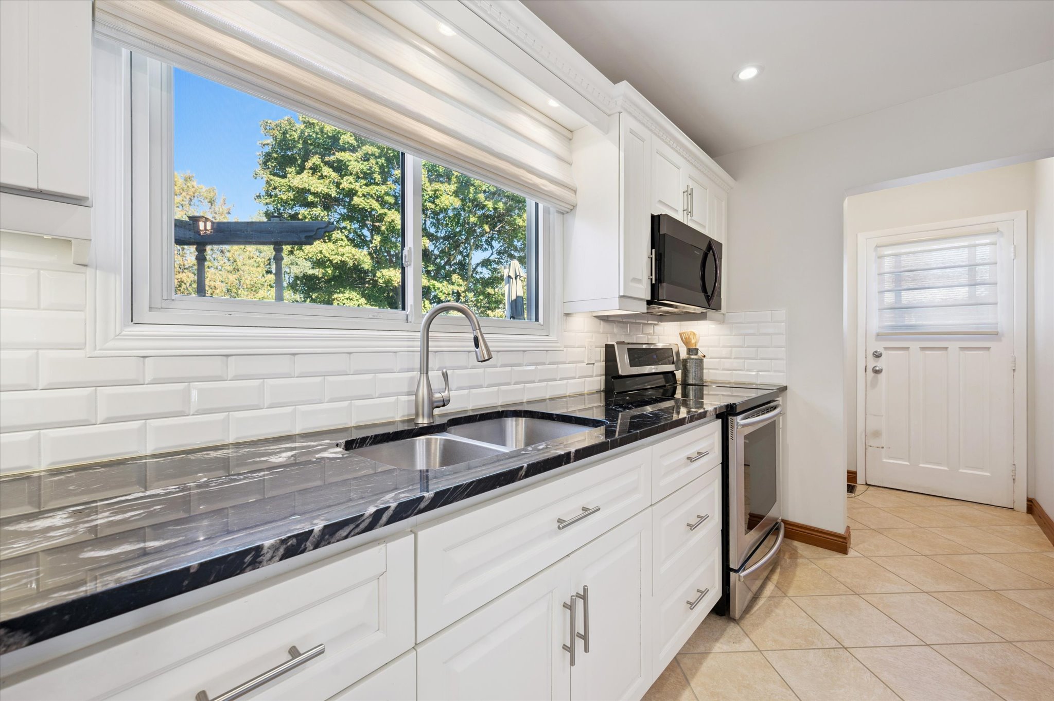 13-Forestwood Dr 013